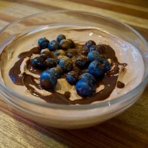 Schoko Fitness Quark mit Blaubeeren