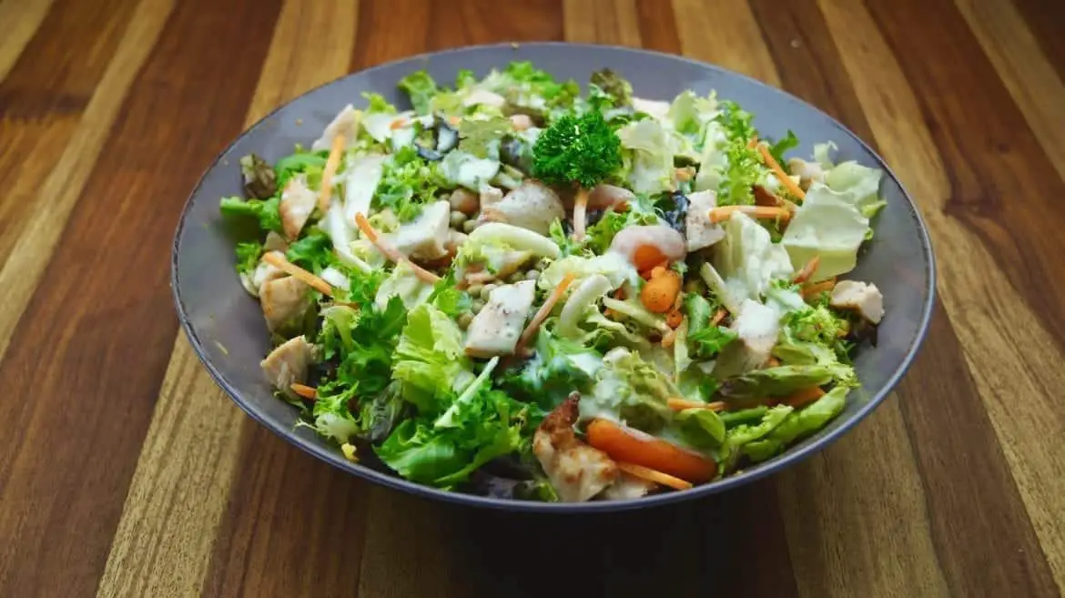 10 Minuten Gartensalat - Gesunder Salat zum Grillen 😋