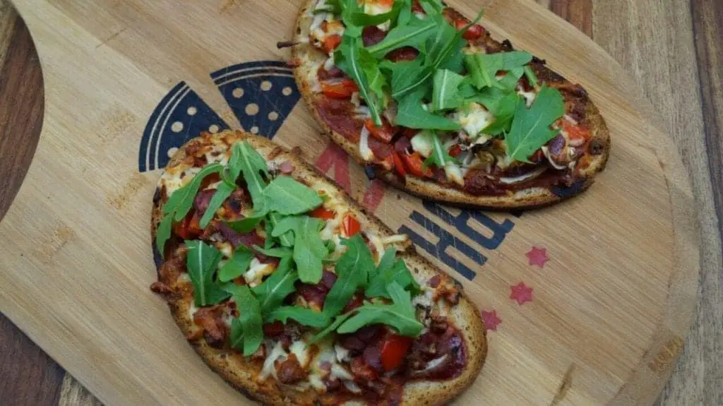 Rustikales Pizza-Ofenbrot