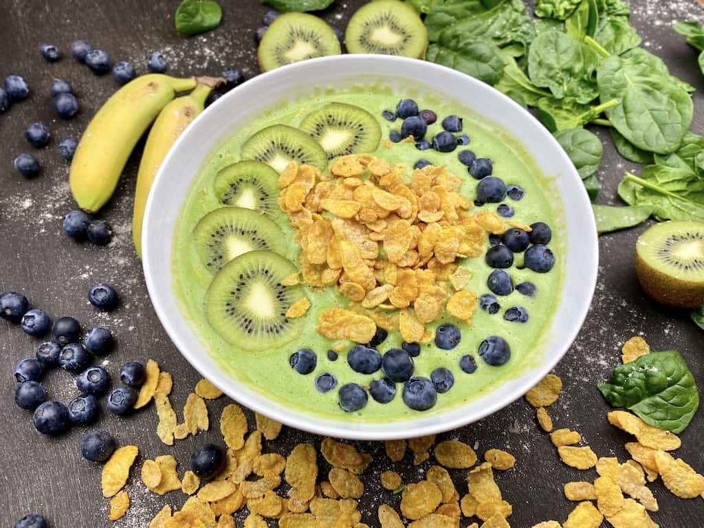 Kiwi-Bananen Smoothie Bowls zum Frühstück