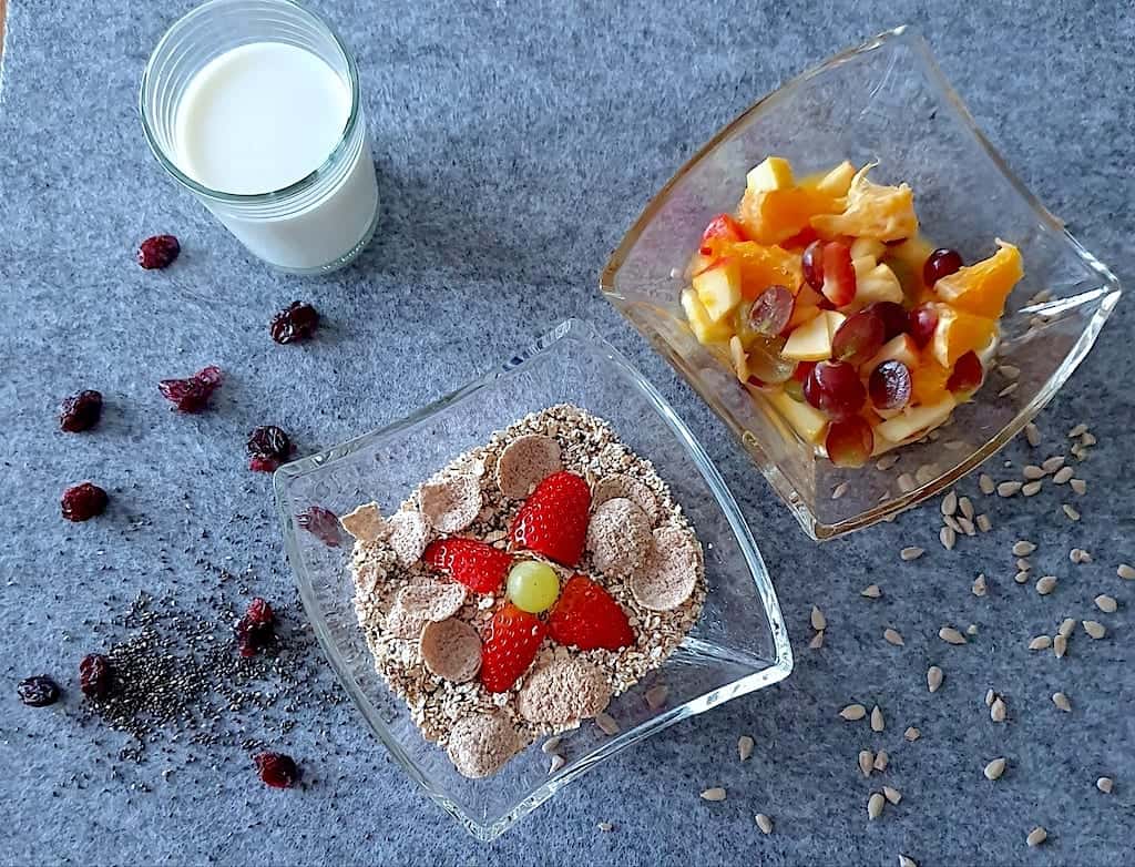 Gesundes Müsli mit Früchten