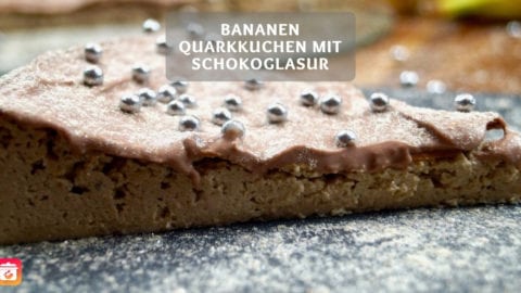 Bananen Quarkkuchen mit Schokoglasur - Protein Käsekuchen Rezept