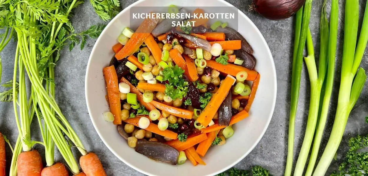 Fruchtiger Kichererbsen-Karotten-Salat mit Granatapfelkernen