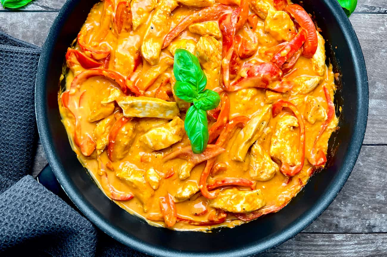 Hähnchen Geschnetzeltes mit Paprika Sahne Sauce