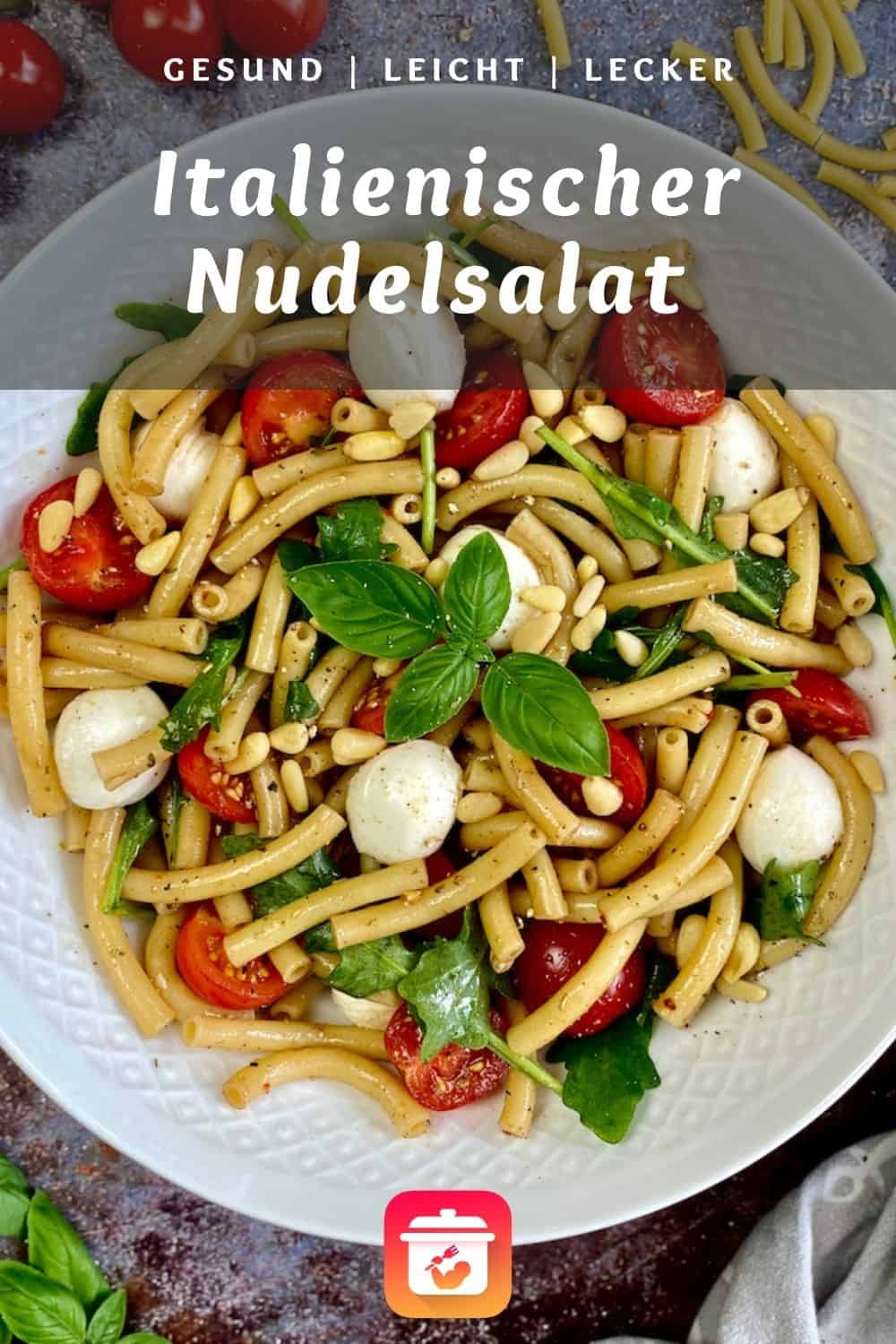 Italienischer Nudelsalat mit Rucola, Tomaten, Basilikum und Mini-Mozzarella