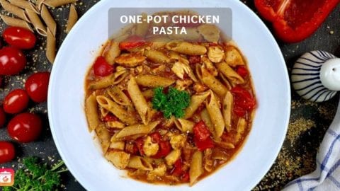 One-Pot Chicken Pasta - gesunde One-Pot Pasta mit Hähnchen und Paprika