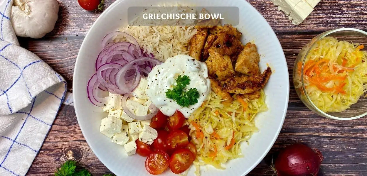 Griechische Bowl – Schnelle Bowl mit Hähnchen und Zaziki