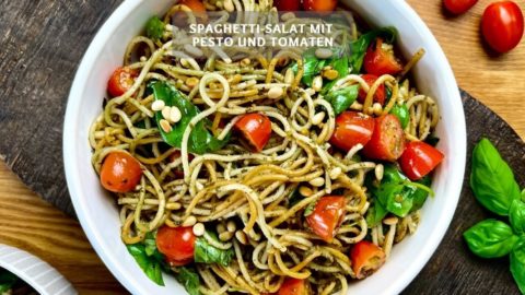 Spaghetti-Salat mit Pesto und Cherrytomaten