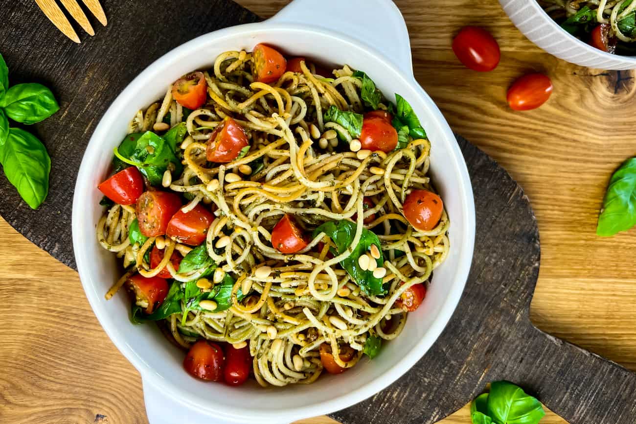 Spaghettisalat mit Pesto