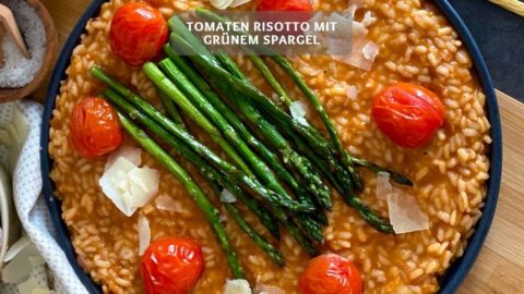 Tomaten Risotto mit grünem Spargel