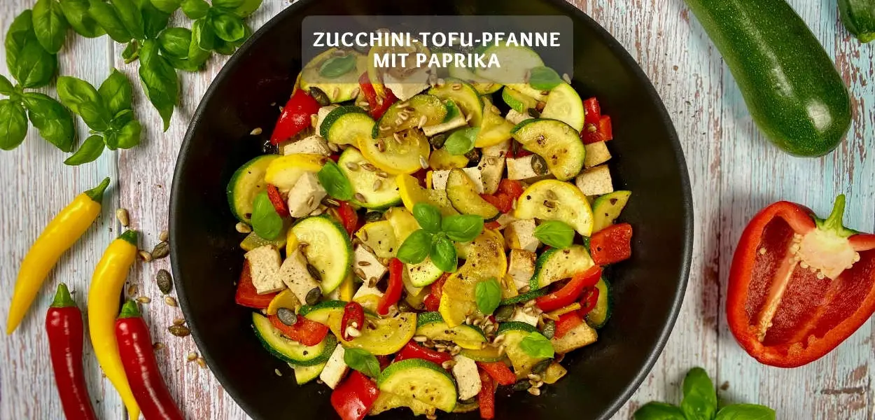 Zucchini-Tofu-Pfanne mit Paprika
