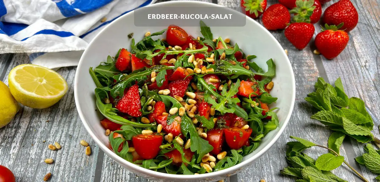 Erdbeer-Rucola-Salat – fruchtiger geht es kaum